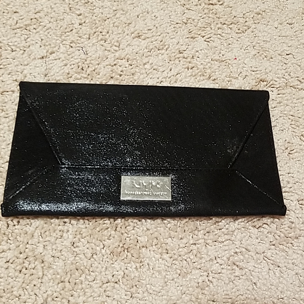 NYX Brush Bag Clutch